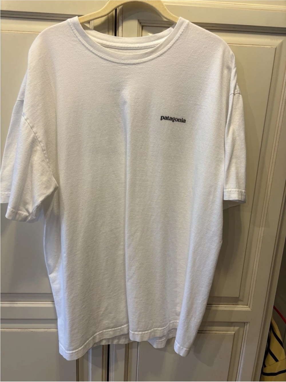 Patagonia Men's White Short-Sleeve Logo T-Shirt size XL